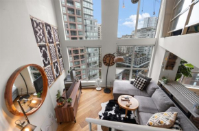 Rare Find Loft with full kitchen at Heart of Downtown